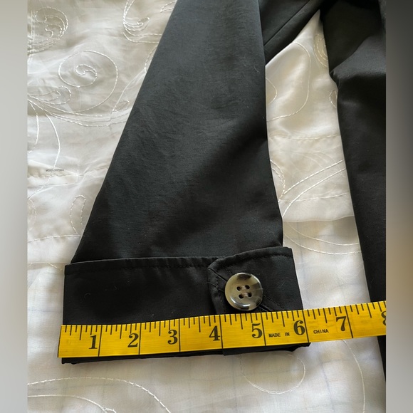 Gallery Womens Snall Black Hooded Button Down RainCoat - Picture 12 of 16